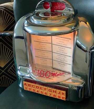 Retro radio in jukebox wallbox model beschikbaar voor biedingen