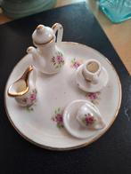 klein porselein serviesje voor poppen of decoratie, Ophalen, Zo goed als nieuw, Gebruiksvoorwerp