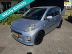 Daihatsu Sirion 2 1.3-16V Comfort AUTOMAAT/AC/ELPACK APK+NAP, Stof, Gebruikt, Zwart, 4 cilinders