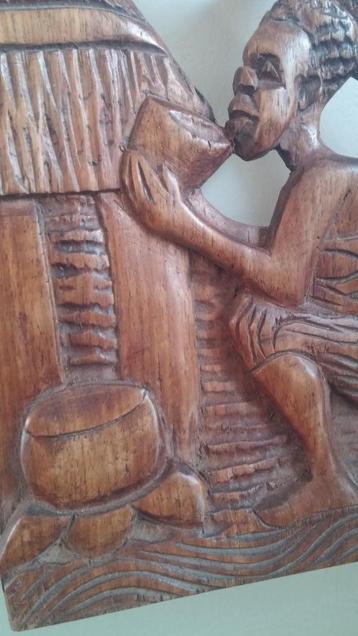 Antieke Afrikaanse houten wanddecoratie.