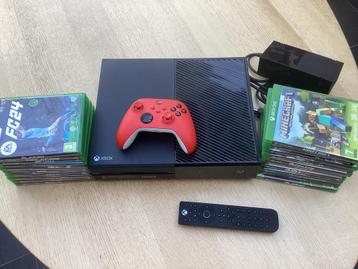 Spelcomputer Xbox one met 20 spellen. beschikbaar voor biedingen