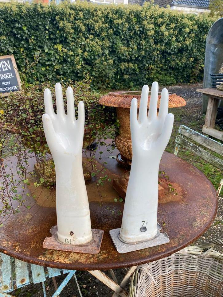 Zeldzame Porseleinen Handschoen Mallen, Antiek en Kunst, Antiek | Porselein, Ophalen