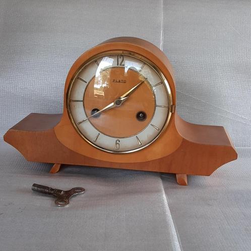 Vintage staand klokje / pendule Plato   Germany  met sleutel, Antiek en Kunst, Antiek | Klokken, Ophalen