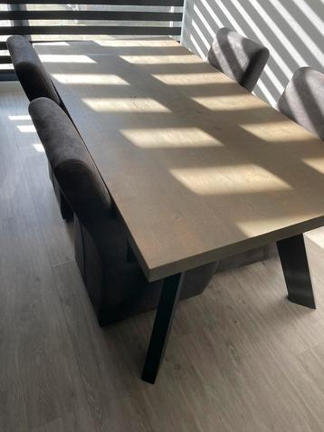 Complete eethoekset (tafel en 4 stoelen)