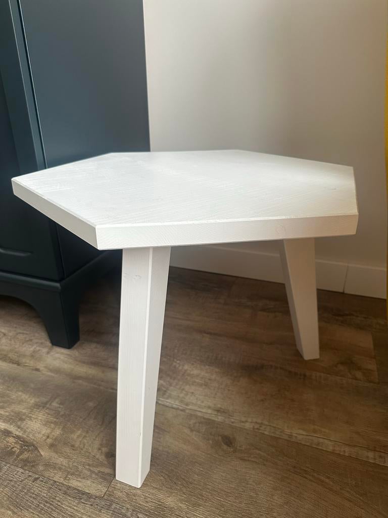 Wit bijzettafeltje - zeshoekig, Minder dan 45 cm, Minder dan 55 cm, Gebruikt, Ophalen of Verzenden