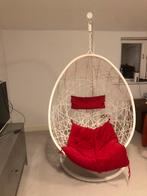 Prachtige hangstoel met rood kussen, Huis en Inrichting, Woonaccessoires | Kussens, Zo goed als nieuw, Cilindervormig, Ophalen