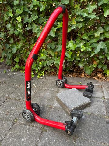 Peddockstand achter beschikbaar voor biedingen
