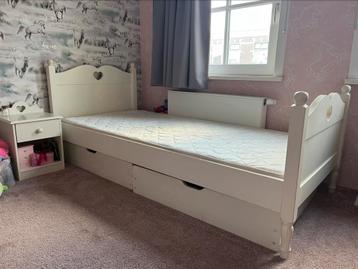 Kinderbed met 2 Lades beschikbaar voor biedingen