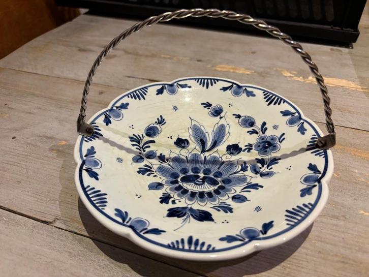Delfts blauw bonbonschaaltje met handvat  (19 cm), Antiek en Kunst, Antiek | Keramiek en Aardewerk, Ophalen of Verzenden
