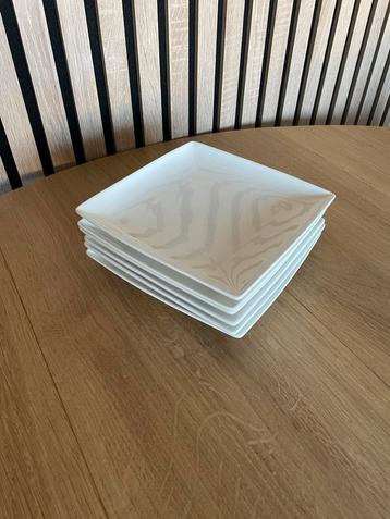 Squito Yong Servies Set beschikbaar voor biedingen