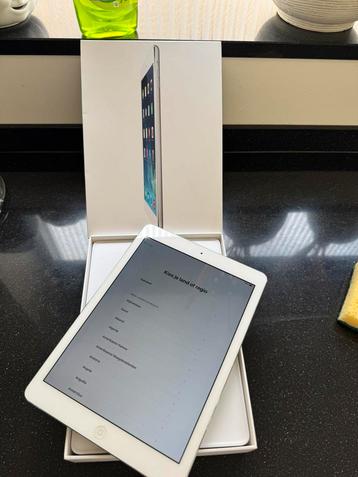 Ipad air uit 2013 beschikbaar voor biedingen