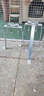 Muurbeugels met antenne/steigerbuis, Ophalen, Zo goed als nieuw, Mast