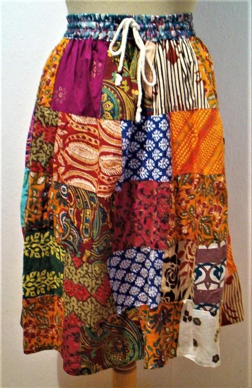 Patchwork look rokje in fleurige lapjes stof! M, Kleding | Dames, Rokken, Zo goed als nieuw, Maat 38/40 (M), Overige kleuren, Knielengte