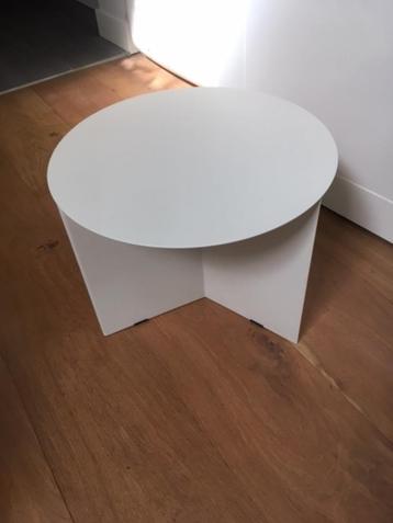 Hay Slit bijzettafel wit 35x45 beschikbaar voor biedingen