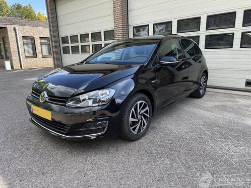 Volkswagen Golf 1.2 TSI Pano Navi Cruise (bj 2015), Auto diversen, Schadeauto's, Volkswagen, Handgeschakeld, Benzine, Overige carrosserieën