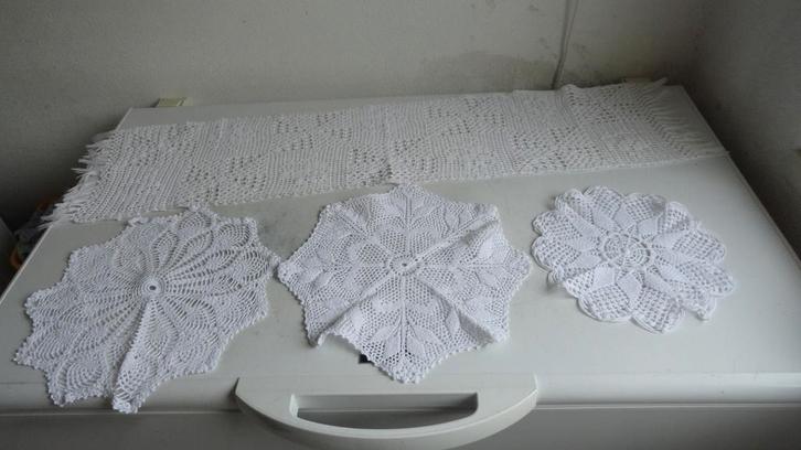Gehaakte kleedjes, ouderwets, wit 8 stuks, Antiek en Kunst, Curiosa en Brocante, Ophalen of Verzenden