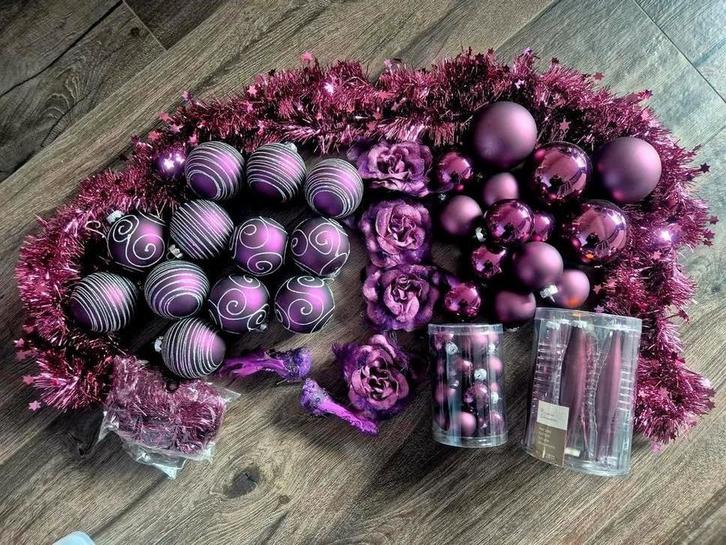 Paarse kerstboom decoratie stijlvolle en unieke set!, Diversen, Kerst, Zo goed als nieuw, Ophalen of Verzenden