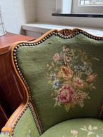 Antieke Stoel met Geborduurd Bloemmotief, Antiek en Kunst, Ophalen of Verzenden