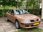 Mitsubishi Carisma 1.8 Classic HB 2001 Bruin, Auto's, Mitsubishi, Voorwielaandrijving, 4 cilinders, 122 pk, Origineel Nederlands