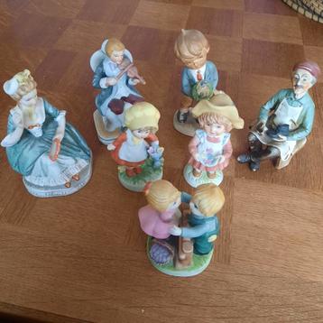 Handbeschilderde Keramiek Beeldjes beschikbaar voor biedingen