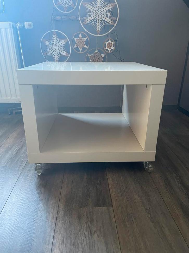 Witte IKEA Tafel - Salontafel, Bijzettafel, Nachtkastje, Huis en Inrichting, Tafels | Salontafels, Gebruikt, Minder dan 50 cm