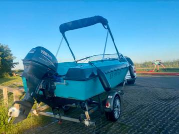 Te koop boot met trailer 25 pk beschikbaar voor biedingen