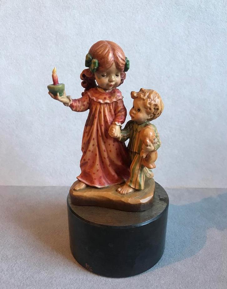 Anri houtsnijwetk, Sarah Kay, my little brother, Verzamelen, Beelden en Beeldjes, Zo goed als nieuw, Mens, Ophalen of Verzenden