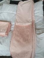 Dekbed 200x200 cm met Roze Satijnen Dekbedovertrek, Ophalen of Verzenden, Zo goed als nieuw, Roze