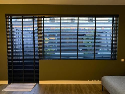 Houten jalouzie woonkamerraam, Huis en Inrichting, Stoffering | Gordijnen en Lamellen, Gebruikt, 150 tot 200 cm, 200 cm of meer