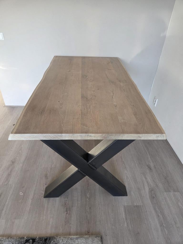 Eikenhouten eettafel met boomstameffect - Loods5, Huis en Inrichting, Tafels | Eettafels, Ophalen, 100 tot 150 cm, Zo goed als nieuw