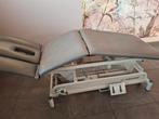 Elektrisch verstelbare massagetafel. Enraf Nonius, Ophalen, Zo goed als nieuw, Massagetafel