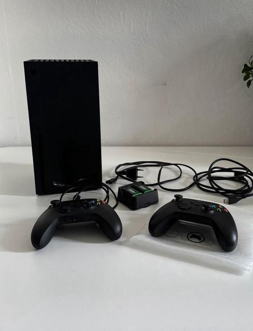 Xbox Series X + elite controller + 2e controller!, Spelcomputers en Games, Spelcomputers | Xbox Series X en S, Zo goed als nieuw
