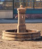 Franse dorpsfontein met ronde rand