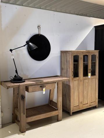 Oude werkbank ideaal in badkamer lengte 140 cm beschikbaar voor biedingen