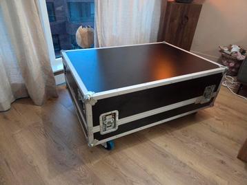 Zeer mooi flightcase salontafel  beschikbaar voor biedingen