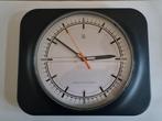 Vintage Philips HF Quartz electronic klok, Ophalen of Verzenden, Wandklok