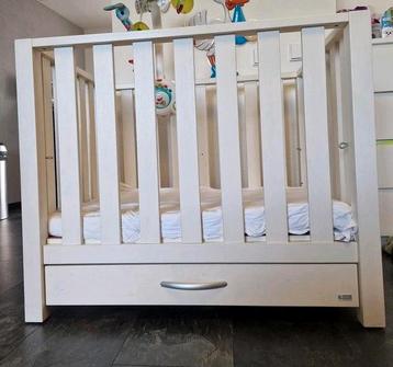 BABYBOX TWF WIT MET LADE  beschikbaar voor biedingen