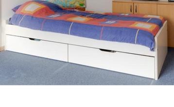 wit bed met lades beschikbaar voor biedingen