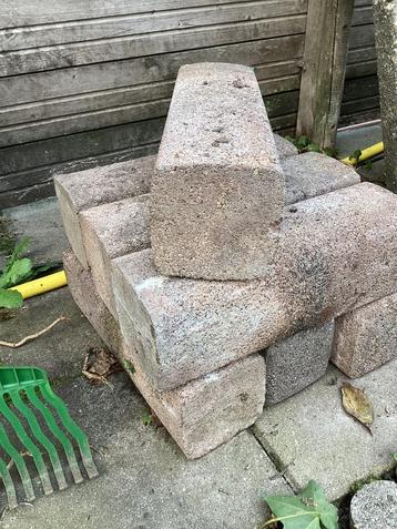 Palissade  palen gratis 12x12 x 35 beschikbaar voor biedingen