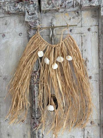 Raffiahanger met schelpen - Boho Ibiza wanddecoratie beschikbaar voor biedingen