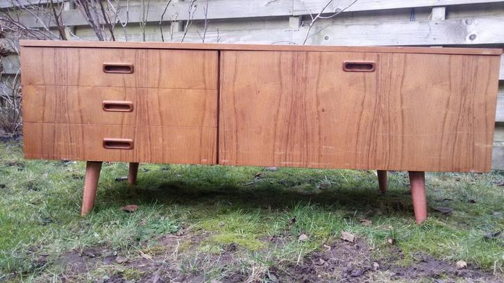 Mid Century Vintage dressoir Retro teakhout jaren 60, Huis en Inrichting, Kasten | Dressoirs, Gebruikt, 150 tot 200 cm, 25 tot 50 cm