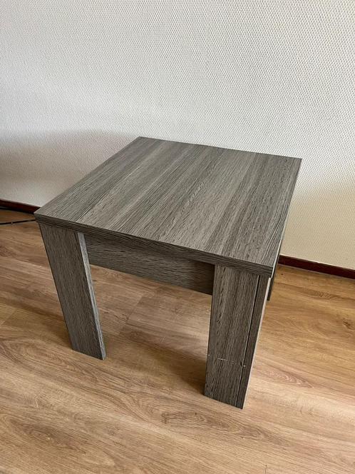 Te Koop : Vierkant Houten Tafeltje Stevig Hout Export, Antiek en Kunst, Antiek | Meubels | Tafels, Ophalen of Verzenden