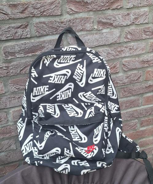 Rugtas/schooltas Nike, Sieraden, Tassen en Uiterlijk, Tassen | Rugtassen, Zo goed als nieuw, 25 tot 40 cm, 30 tot 45 cm, Ophalen of Verzenden