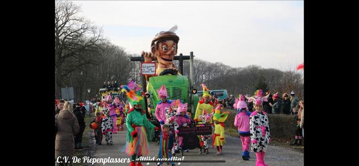 Carnavalswagen Trekker met Boer en Dieren, Hobby en Vrije tijd, Feestartikelen, Gebruikt, Versiering, Carnaval, Ophalen