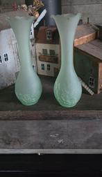 Twee leuke groene vaasjes, Ophalen of Verzenden