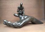 Design sculptuur hand met denkend figuur, Ophalen of Verzenden