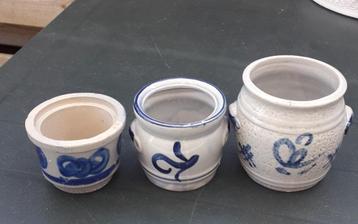kleine verzameling van kleine 3 zoutvaatjes / zoutpotjes beschikbaar voor biedingen