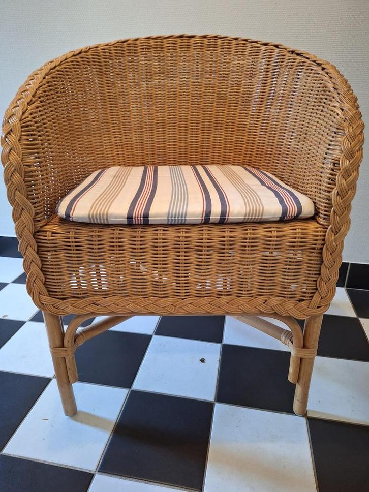Rotan stoel met kussen, Huis en Inrichting, Stoelen, Gebruikt, Eén, Riet of Rotan, Bruin, Ophalen