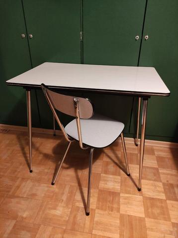 Retro Formica Tafel - Bureau, Eettafel, Bijzettafel en stoel beschikbaar voor biedingen