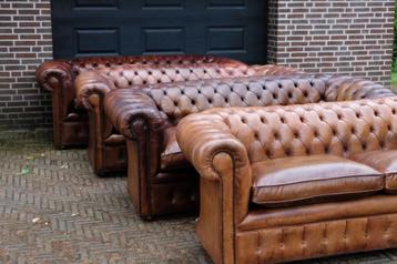 OUTLET: traditioneel Engelse Chesterfield fauteuils banken beschikbaar voor biedingen